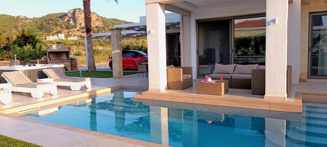 Villa Alexandros Kíssamos Exteriör bild